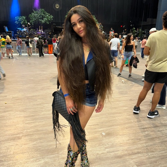 Meet your Posher, Jrnie - Picture 2 of 5